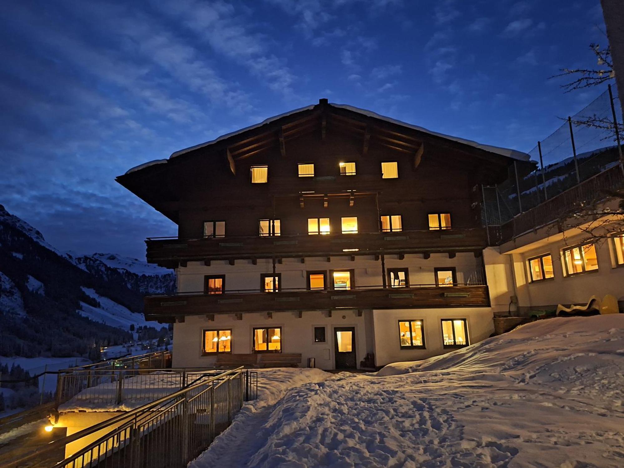 Ski In-Ski Out - Gaestehaeuser Saalbach-Hinterglemm - Wallegghof Christianhof Exterior foto